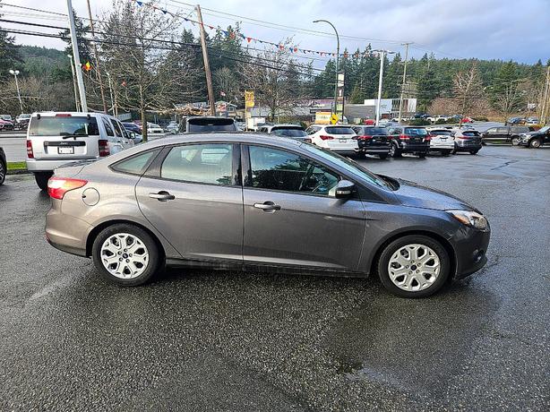 2014 Ford  Focus SE image 4