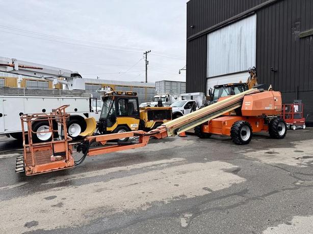 2012 JLG 660SJ 4WD Diesel Boom Lift image 2