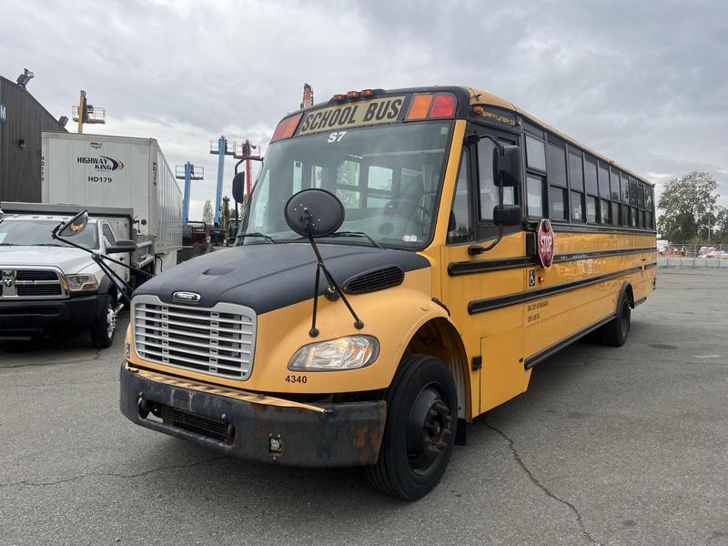 2007 Freightliner B2 22 passenger School Bus Air Brakes Diesel Wheelchair access display photo