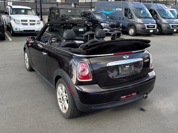 2015 MINI Convertible | Leather Seats! image 5