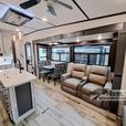 Used 2022 Keystone RV Montana High Country 331RL thumbnail image 7