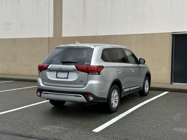 2020 Mitsubishi Outlander image 8