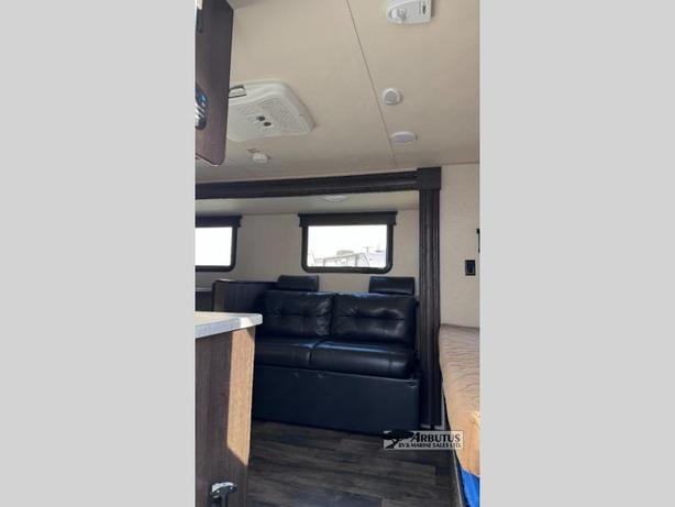 Used 2019 Forest River RV Wildwood 190SS image 7