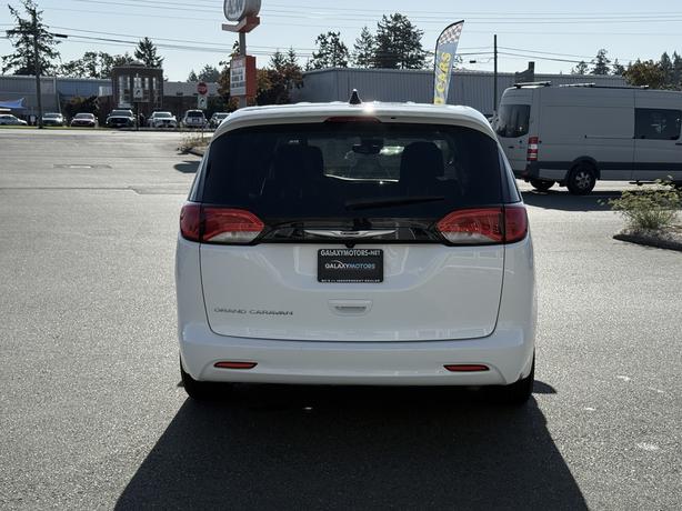 2024 Chrysler Grand Caravan SXT - No Accidents, BC Local & 3rd Row Seats image 7