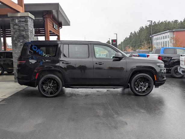 2024 Jeep Wagoneer Series II - BC Only, Leather, Sunroof, 4x4 image 5