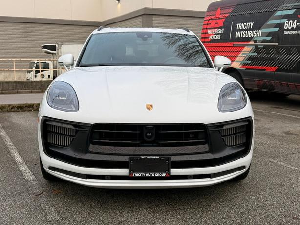 2024 Porsche Macan image 3