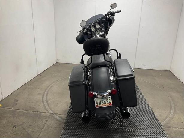 2013 Harley-Davidson Flhxi Street Glide Motorcycle image 4