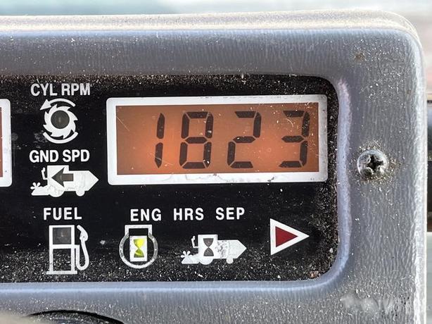 1997 Massey Ferguson 8680 Combine Harvester Diesel image 6