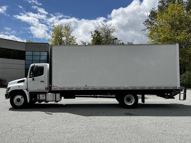2020 Hino 338 24 Foot 5 Ton Cube Van with Maxon Power Tailgate With Hydraulic Br image 6
