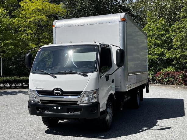 2018 Hino 195 16 Foot Cube Van With Power Tailgate 3 Seater Diesel image 3