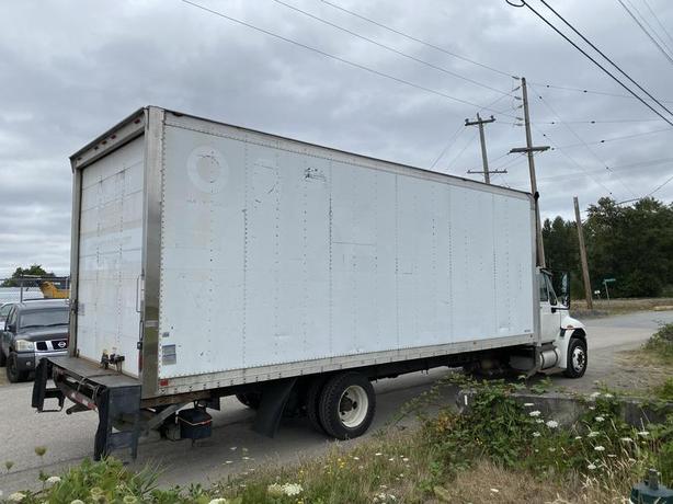 2014 International Durastar 4300 24 foot Cube Van Power Tailgate Diesel With Hyd image 5