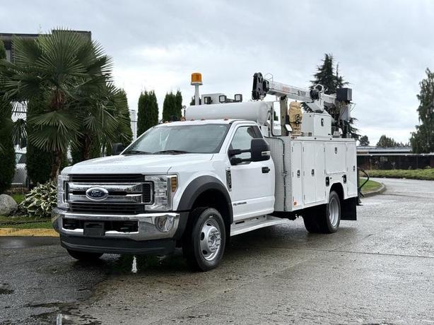 2018 Ford F-550 XLT 4x4 Diesel Service Truck with Tiger Crane image 4