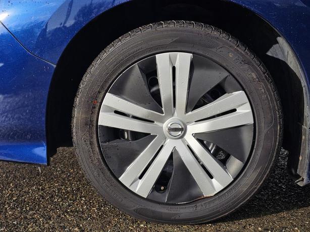 2018 Nissan LEAF S Hatchback image 5