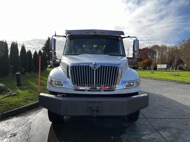 2013 International DuraStar 4300 Dump Truck With Crane Air Brakes Diesel image 3