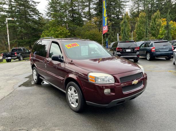 2009 Chevrolet  Uplander LT Clean 7 Passenger image 3
