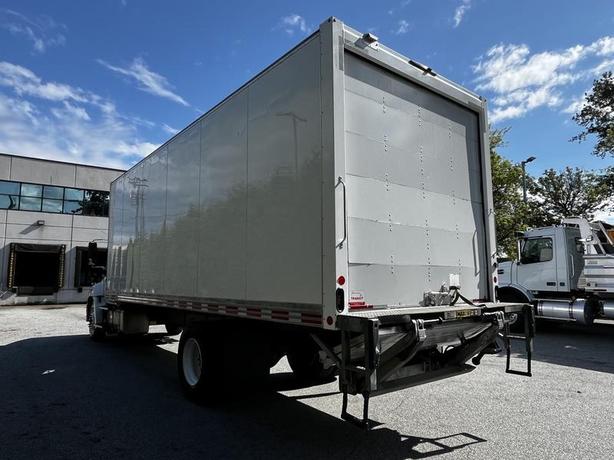 2021 Hino 338 24 Foot Cube Van Diesel with Power Tailgate image 6