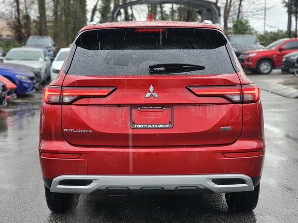 2023 Mitsubishi Outlander image 6