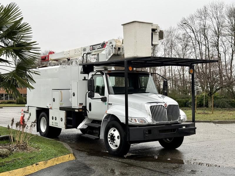 2020 International MV607 Cummins Terex Bucket Truck with Dumping Service Body display photo