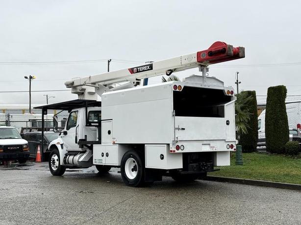 2020 International MV607 Cummins Terex Bucket Truck with Dumping Service Body image 6