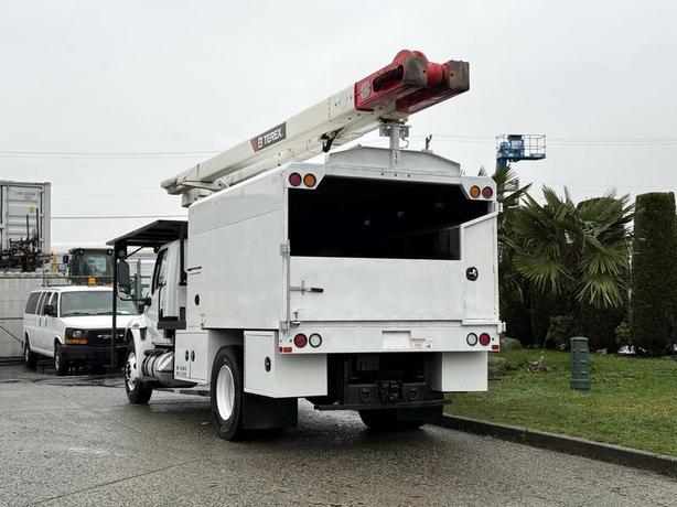 2020 International MV607 Cummins Terex Bucket Truck with Dumping Service Body image 7