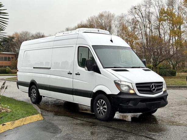 2016 Mercedes-Benz Sprinter 2500 ThermoKing Reefer Cargo Van image 1