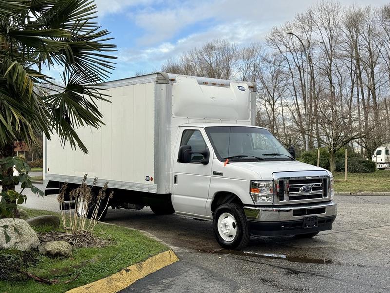 2022 Ford E-450 16 Foot Cube Van with Loading Ramp display photo