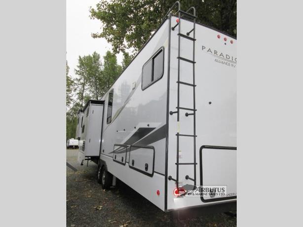 Used 2022 Alliance RV Paradigm 385FL image 4