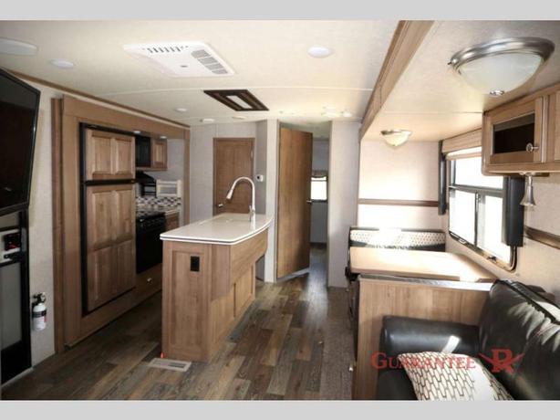 Used 2017 Forest River RV Rockwood Signature Ultra Lite 8327SS image 6