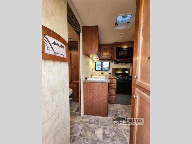 Used 2017 Northwood Nash 24M image 6