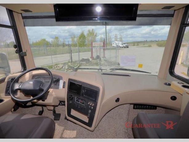 Used 2014 Newmar Canyon Star 3953 image 8