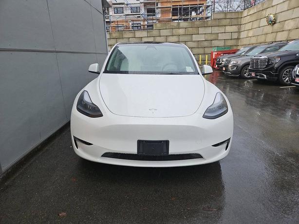 2023 Tesla Model Y Long Range AWD | GPS Navigation! image 2