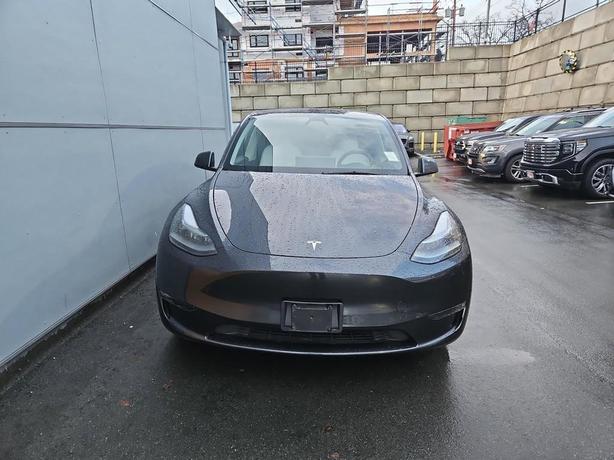 2024 Tesla Model Y Long Range AWD | GPS Navigation | Heated Seats! image 2