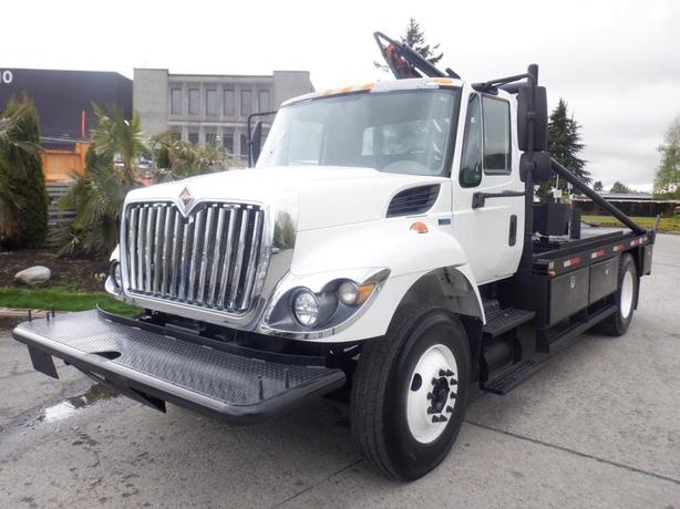 2013 International 7300 Flat Deck 3 Seater Air Brakes Diesel image 2