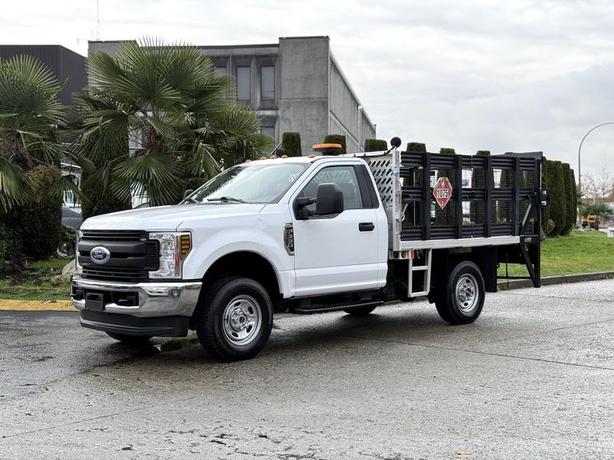 2019 Ford F-350 SD XL Super Duty 4x4 9-Foot Flat Deck with Waltco Lift Gate image 5