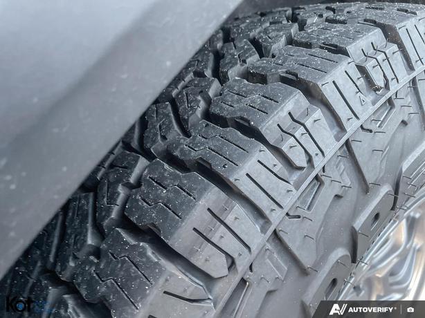 2023 Jeep Grand Cherokee 4xe Trailhawk image 7