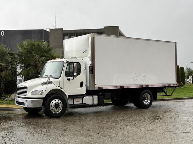 2017 Freightliner M2 106 Cummins 20-Foot Cube Van with Side Door image 5
