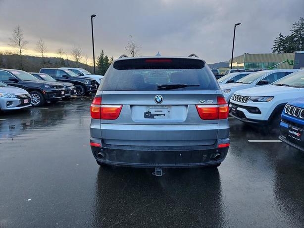 2010 BMW X5 30i AWD | Heated Seats! image 5