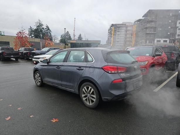 2019 Hyundai Elantra GT Preferred | Heated Seats | Cruise Control! image 4