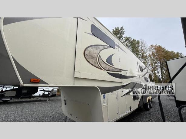 Used 2017 Grand Design Solitude 360RL image 7