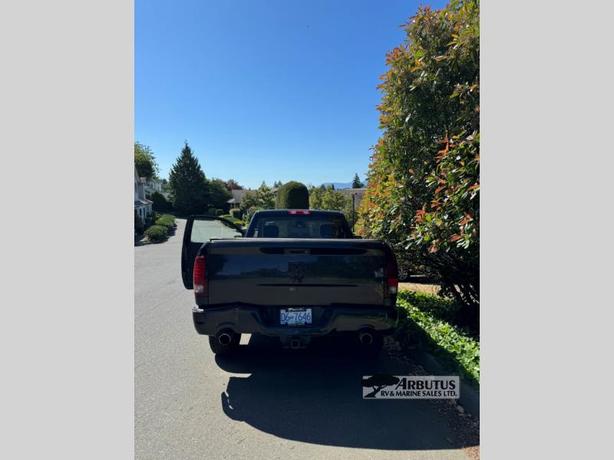 Used 2015 Dodge RAM 1500 image 3