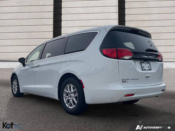 2023 Chrysler Grand Caravan SXT image 4