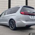 2024 Chrysler Pacifica Touring-L thumbnail image 4