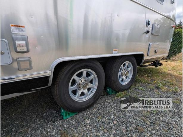 Used 2023 Airstream Flying Cloud 23FB image 6