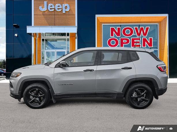 2022 Jeep Compass Sport | No Reported Accidents! image 3