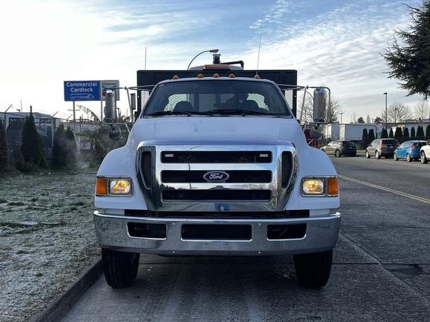 2011 Ford F-750 Flat Deck 3 Seater Diesel With Air Brakes and De-icing image 3