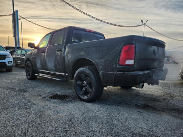 2018 RAM 1500 Express | Black Edition | 5.7L HEMI V8 | Engine Block Heater | Rem image 4