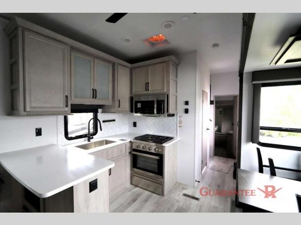 Used 2025 Keystone RV Montana High Country 377FL image 8