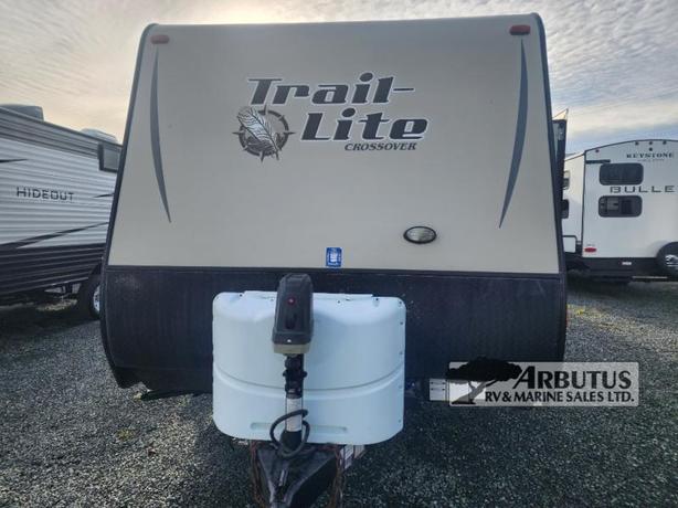 Used 2014 R-Vision Trail-Lite Crossover 210RB image 2