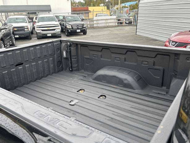 2021 GMC Sierra 3500 HD image 7