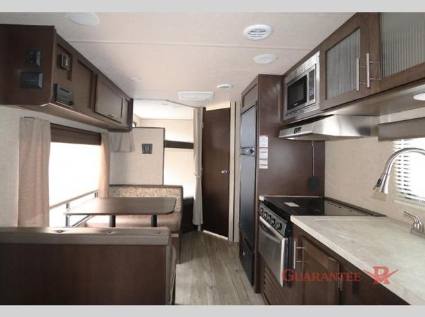 Used 2018 Forest River RV Cherokee Grey Wolf 22MKSE image 7